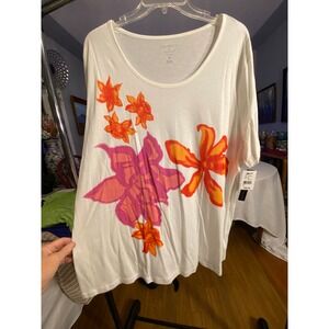 Women's 3X Preswick & Moore, NWT, White T-Shirt w/flowers Fuchsia, Red, Orange
